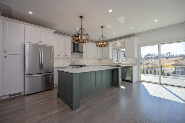 Building Photo - 7 Victoria Ln