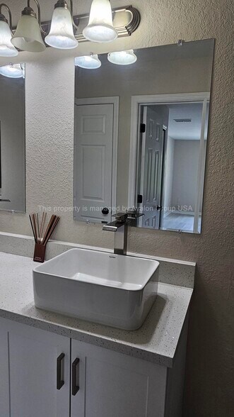Building Photo - 7800 Point Meadows Dr
