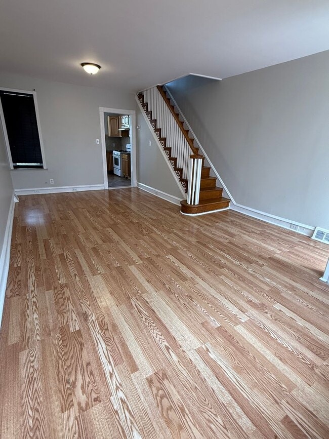 Building Photo - Charming 3-Bedroom 1-Bathroom Home in Port...