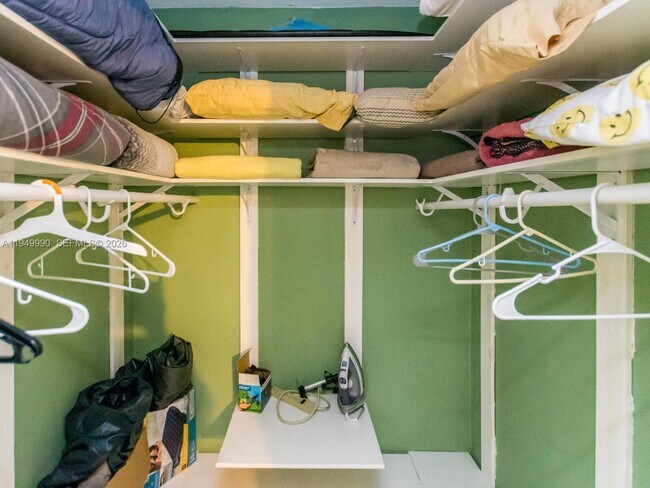 Building Photo - 5524 Garfield St