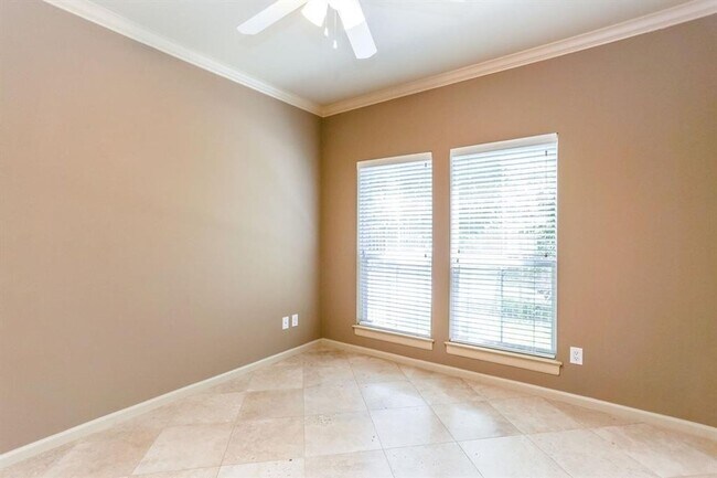 Building Photo - Stylish 3-Bedroom Home in Prime Houston Location!