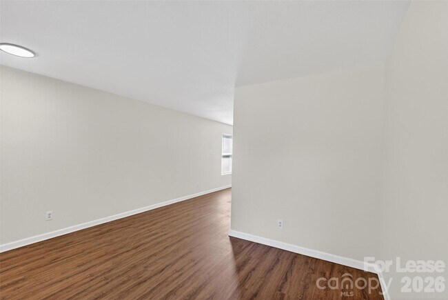 Building Photo - 458 Settlers Ridge Dr