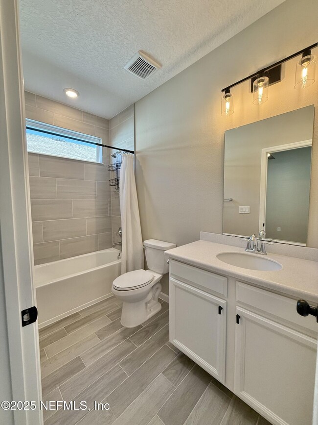 Building Photo - 309 St Vincent Dr