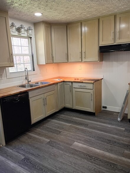 New Butcher Block Counter-tops - 384 Highland Dr