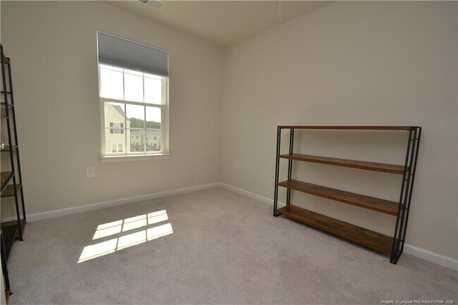 Building Photo - 1006 Romeria Dr