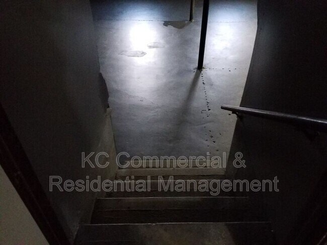 Building Photo - 10013 N Harrison Dr