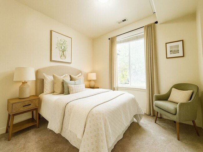 Building Photo - Summerlane Townhome - 2 Bed 1 Bath - 50% Off 1st Months Rent!!! - HOA Paid!!!