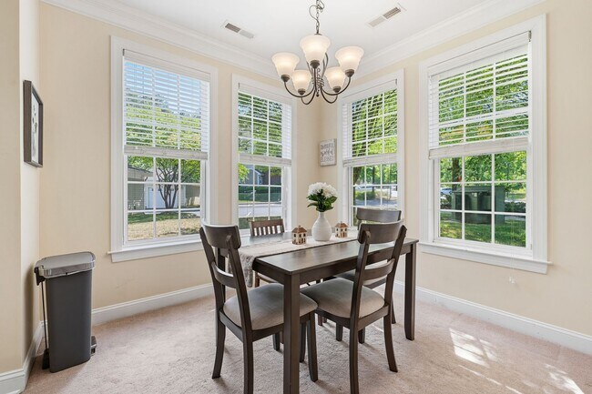 Building Photo - Fully Furnished  | Utilities Included | Flexible Lease Terms