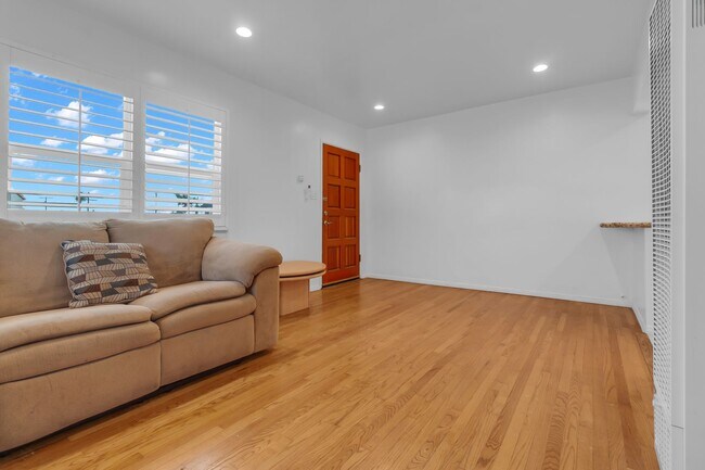 Building Photo - 1300 W 83rd Pl