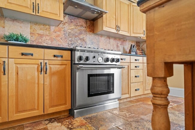 Building Photo - 1593 Pinellas Bayway S