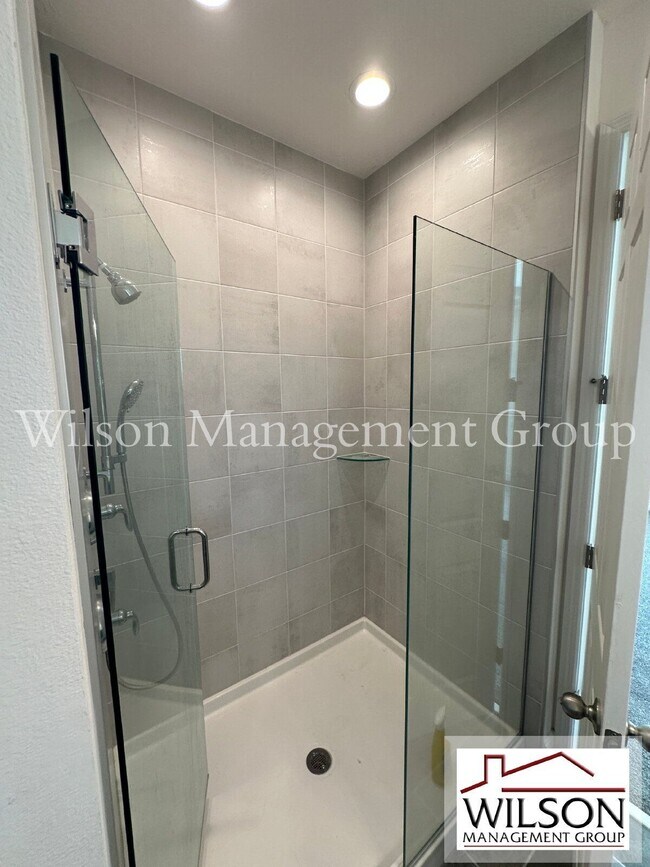 Building Photo - 484 Shadow Gorge Wy