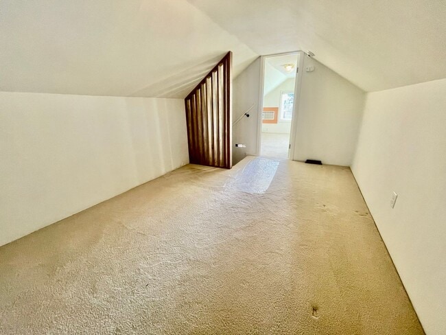 Building Photo - Are you looking for a short 4 Month Lease? Discover 2BD/2B Single-Family Home!