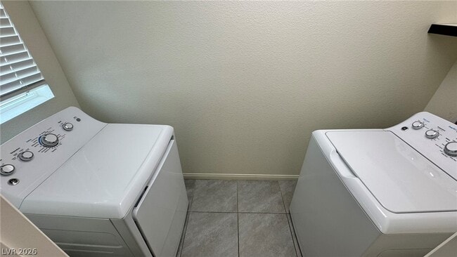 Building Photo - 5035 Lakewood Creek Ave