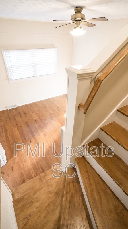 Building Photo - 68 Smythe Ave