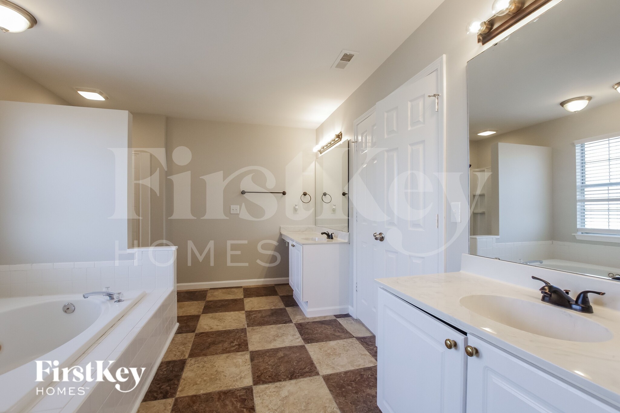 Building Photo - 7804 Conifer Cir