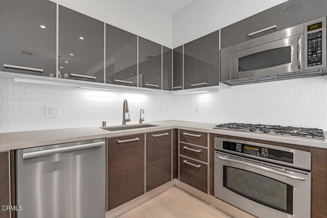 Building Photo - 801 S Grand Ave