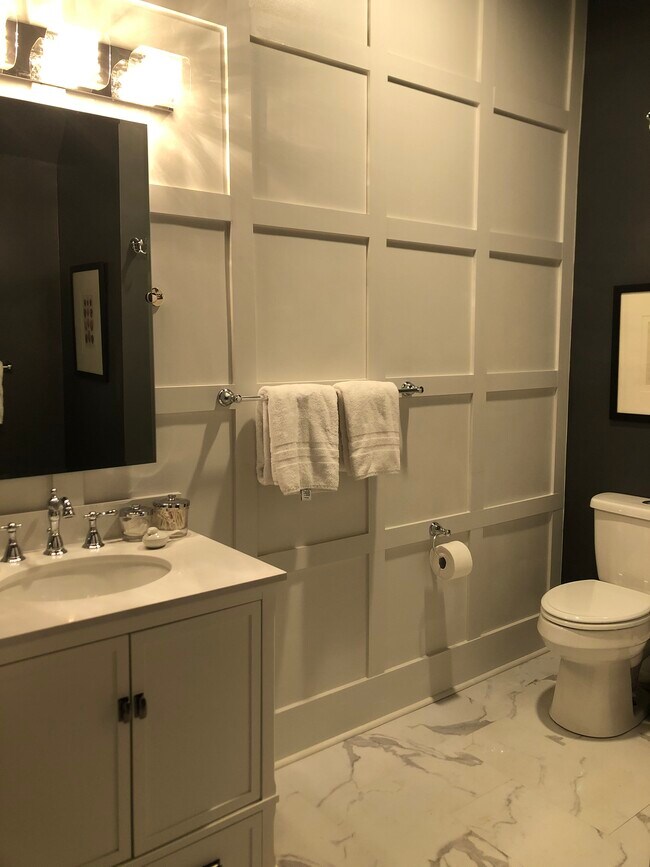 Newly renovated bathroom - 476 Waldo St SE