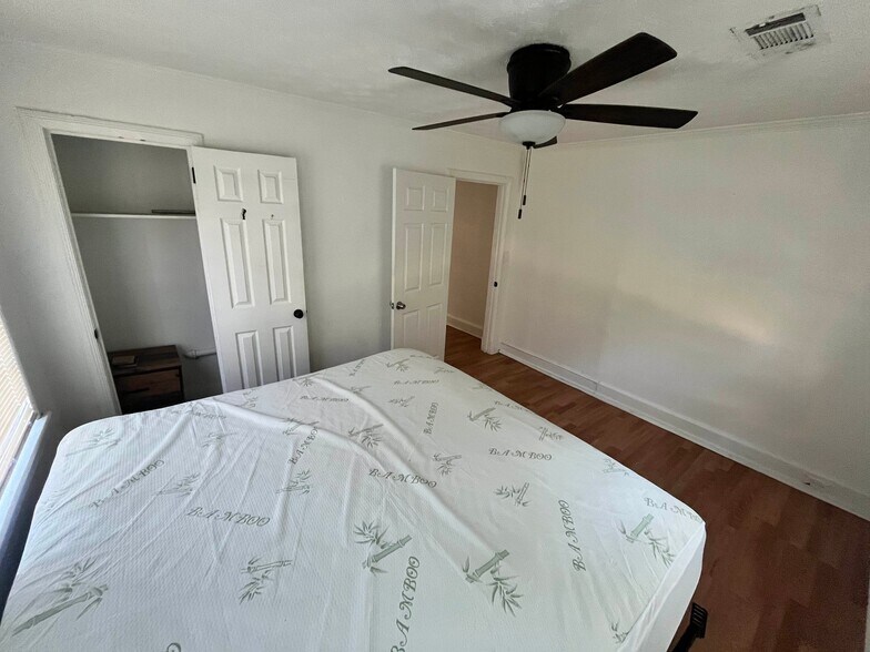 Building Photo - 298 Broadway St