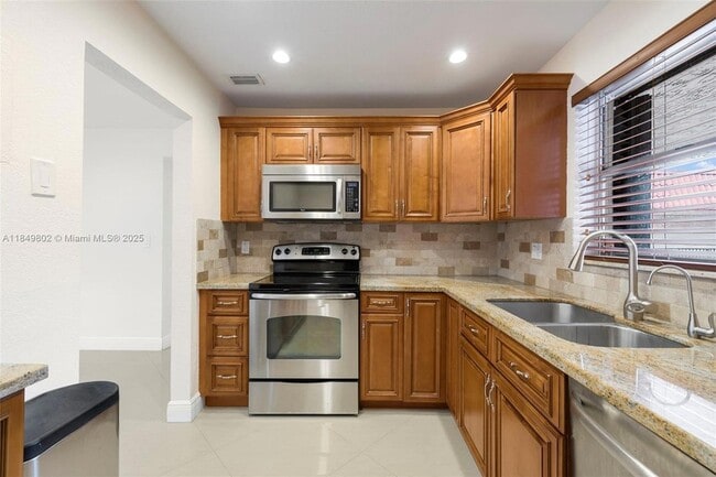 Building Photo - 10401 SW 108th Ave