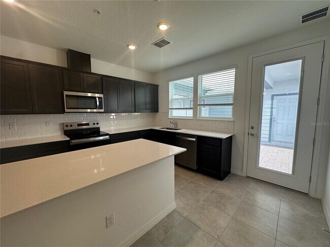 Building Photo - 4620 ORCHARD VIEW Aly
