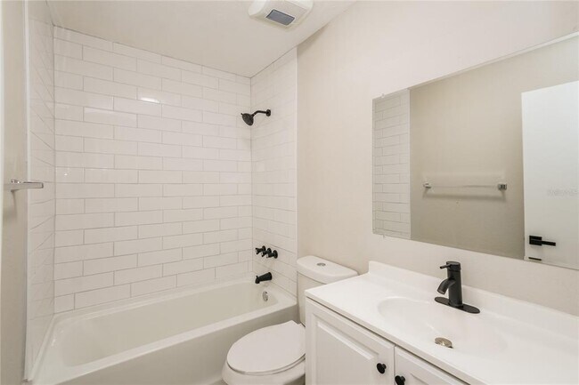 Building Photo - 9933 Lake Dr