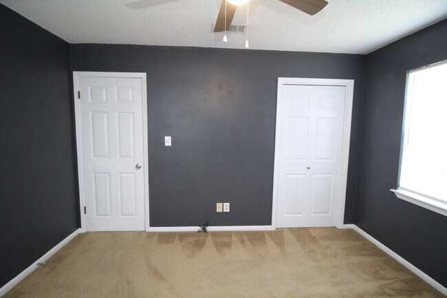 Building Photo - Gulf Breeze Rental: 3 Bedroom Brick Home w...