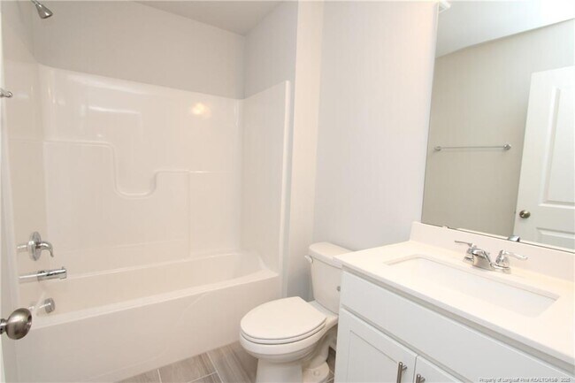 Building Photo - 510 Light Oak Wy