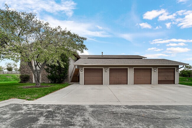 Building Photo - 1395 Alpine Ct
