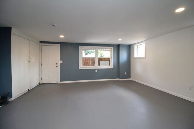 Building Photo - 3396 SE Rockwood St