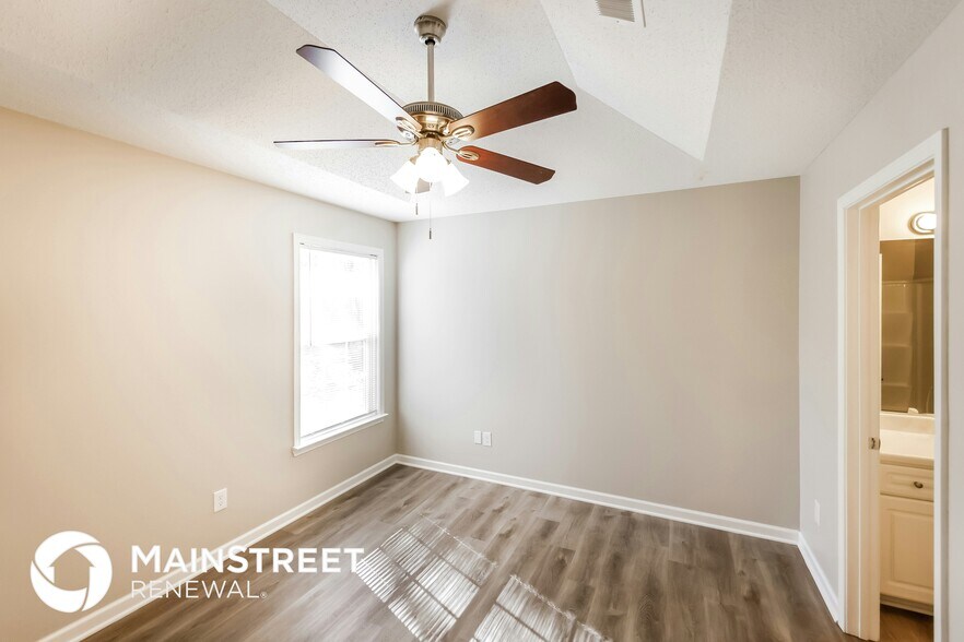 Building Photo - 15973 Stone Ridge Cir