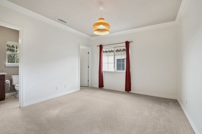 Building Photo - 908 N Santa Anita Ave