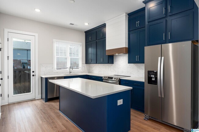 Building Photo - 1195 Windsor Sq