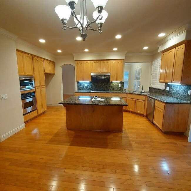 Building Photo - 2604 Javan Ln