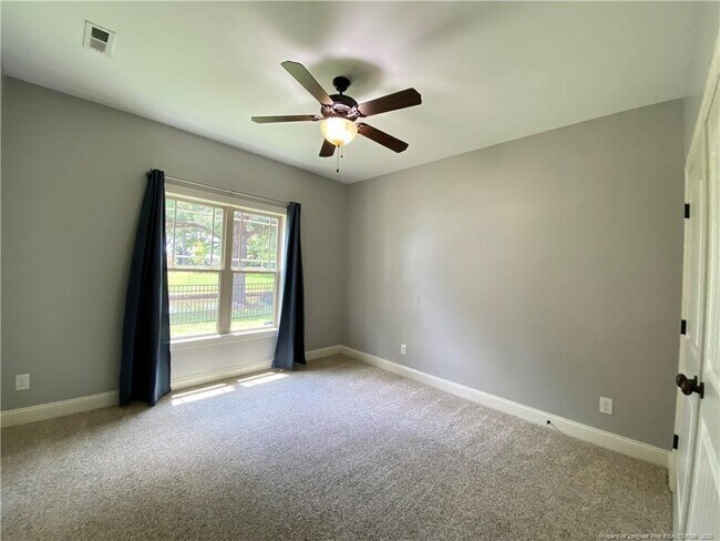 Building Photo - 484 Crown Point