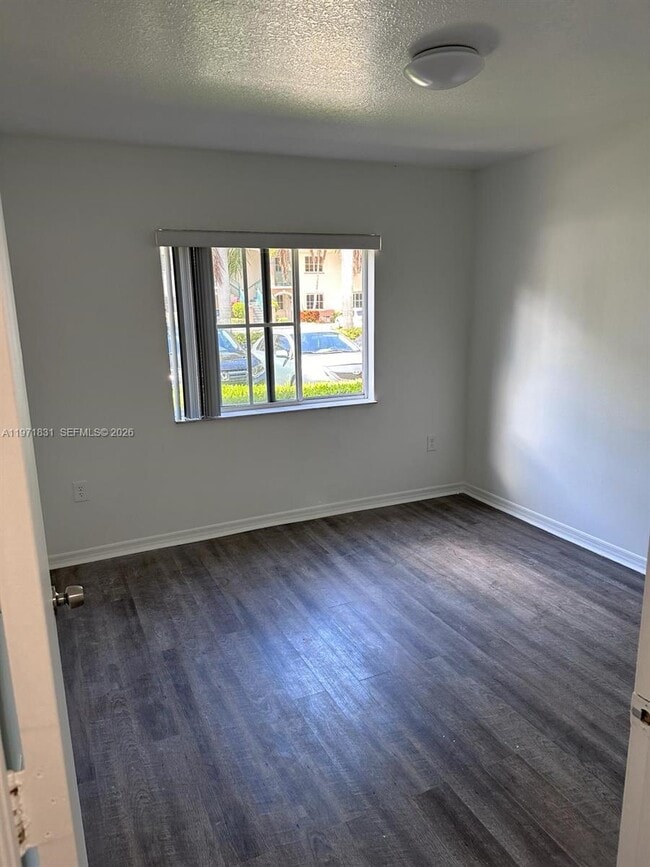 Building Photo - 2931 SE 13th Ave