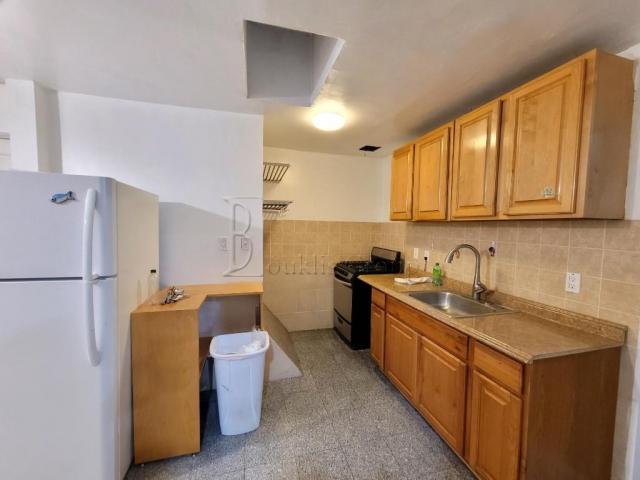 Building Photo - 2 bedroom in ASTORIA NY 11105