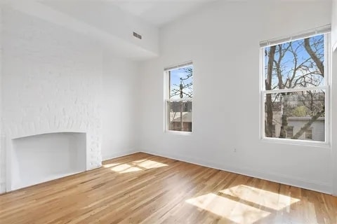 Building Photo - 302 2nd St