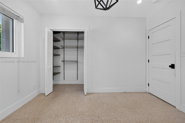 Building Photo - 12930 SW 81st Ave
