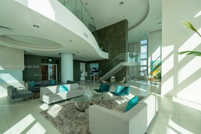 Building Photo - 1900 N Bayshore Dr