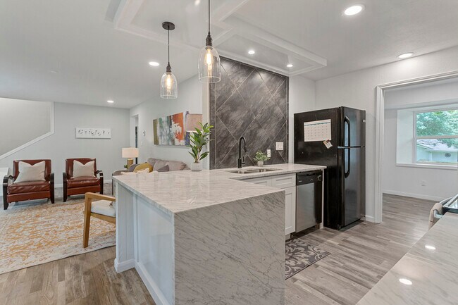 Building Photo - 3063 Cortez Dr