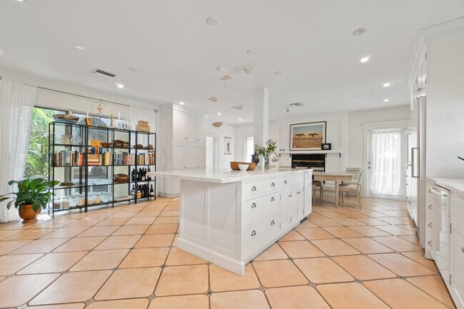 Building Photo - 3399 70th Ln N