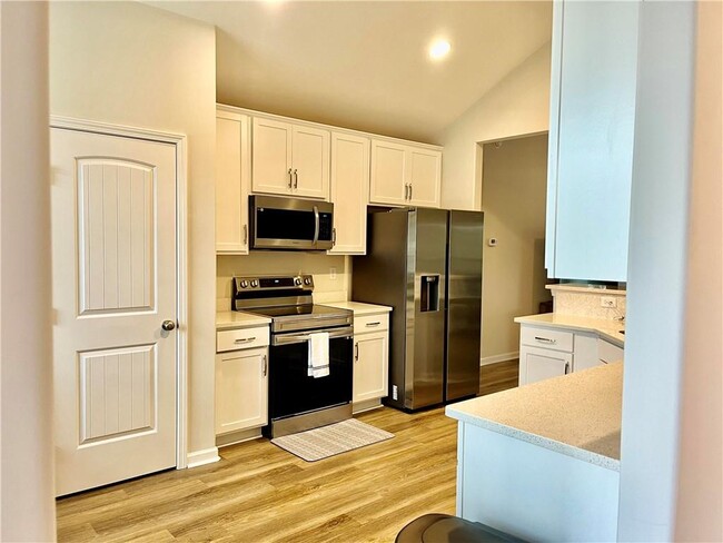 Building Photo - 283 Chestnut Dr