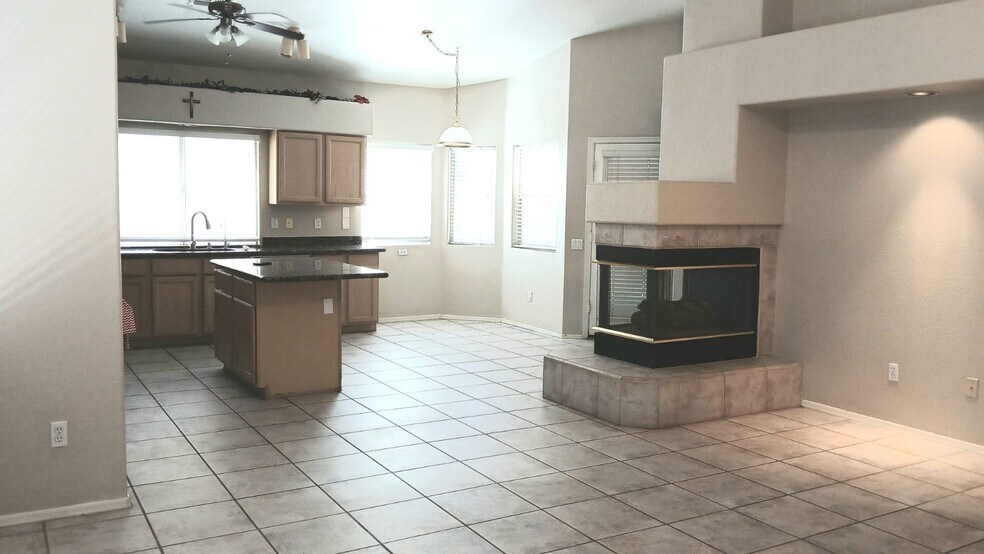 Building Photo - 792 N Lisbon Dr