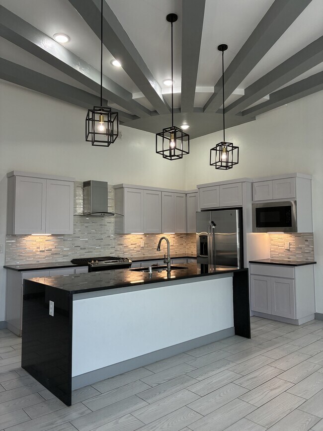 Building Photo - 13840 Paseo de Loma Ct