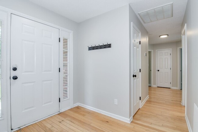 Building Photo - Brick Ranch in Evans