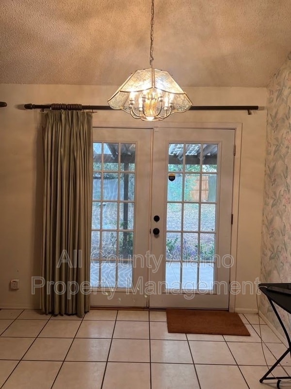 Building Photo - 7558 Ledgebrook Dr