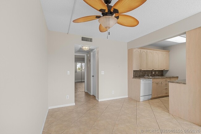 Building Photo - 3013 Wolverton E