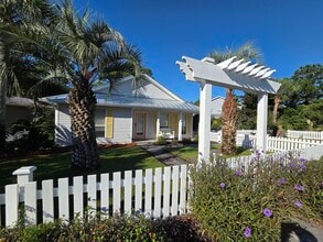 Building Photo - 135 Gulf Winds Wy