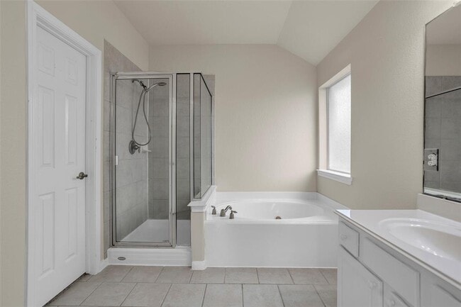 Building Photo - 24615 Tribeca Ln