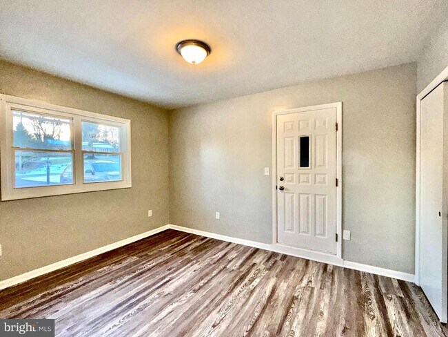 Building Photo - 5233 Kerger Rd